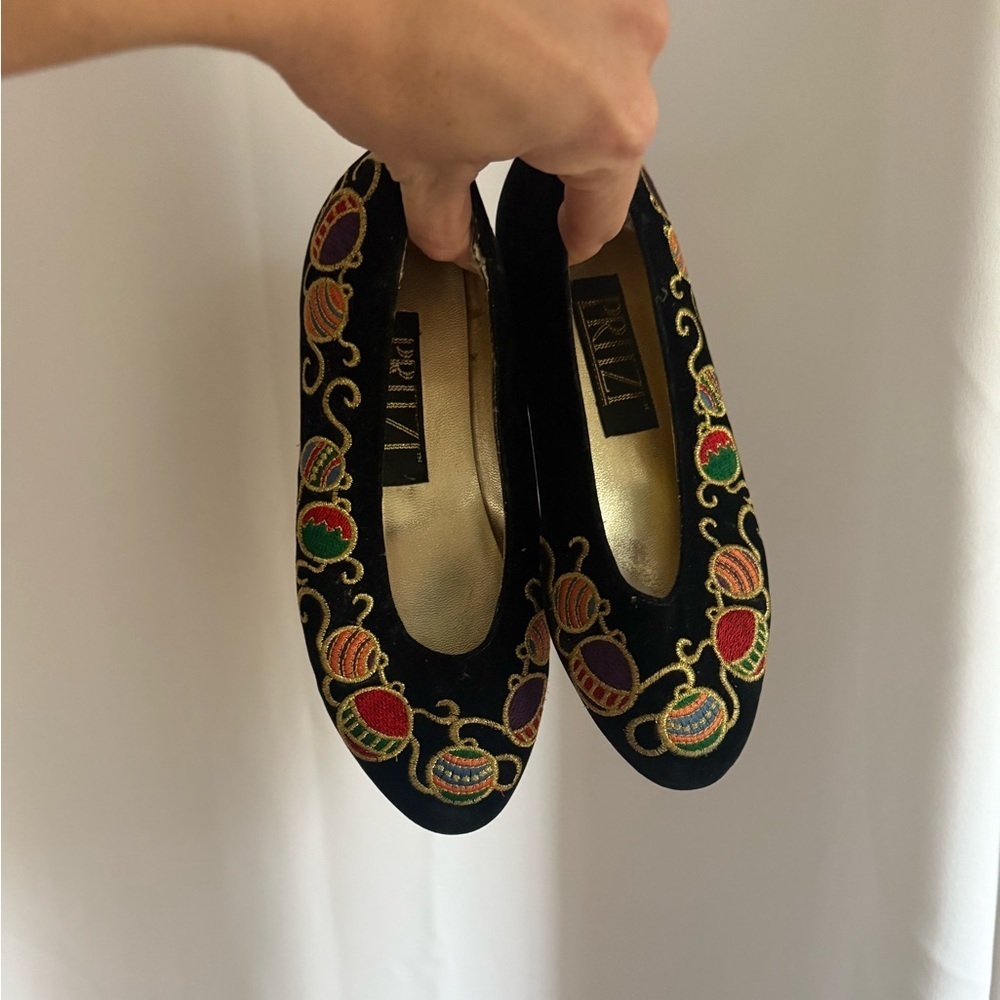 Vintage Girls Holiday Flats
